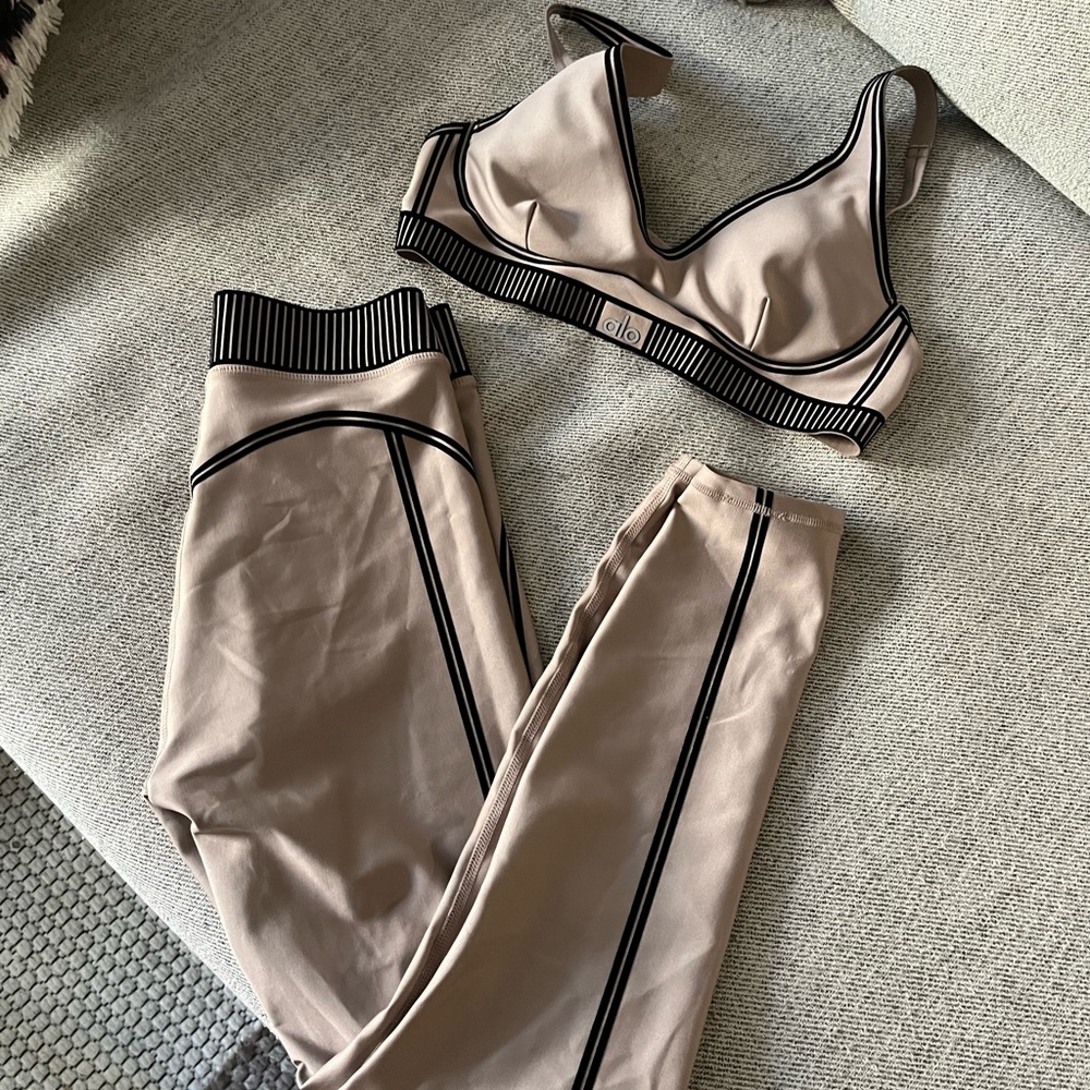 ALO Yoga limited edition set